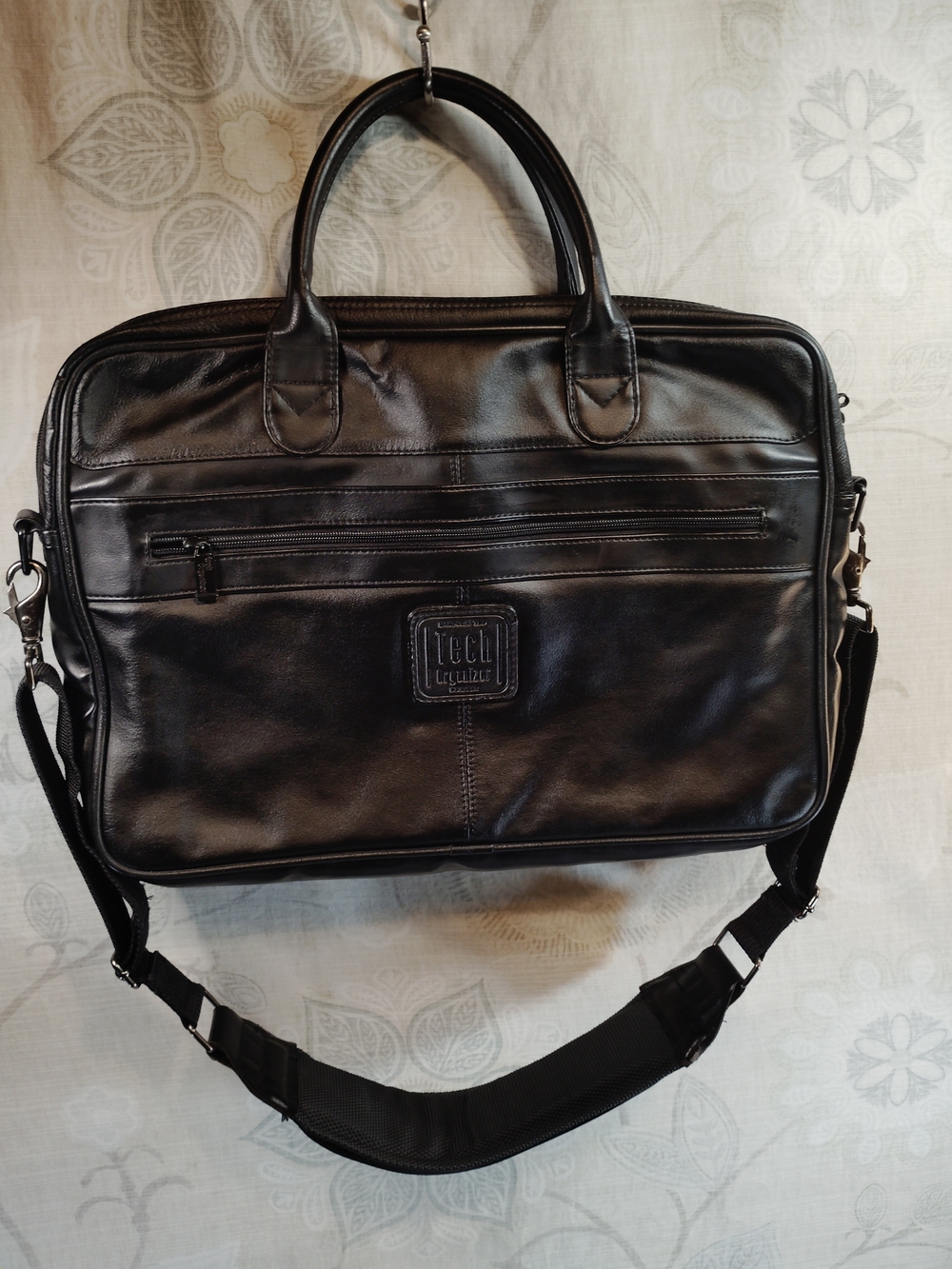 Sleek Black  Genuine Leather Laptop/Messenger Bag/Briefcase with Removable Strap